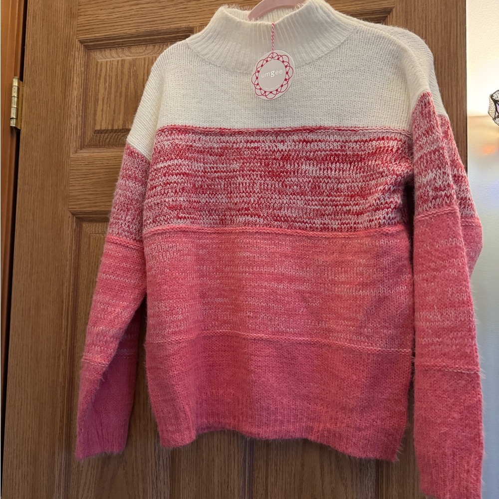 NWT Umgee Pink and White Sweater size small